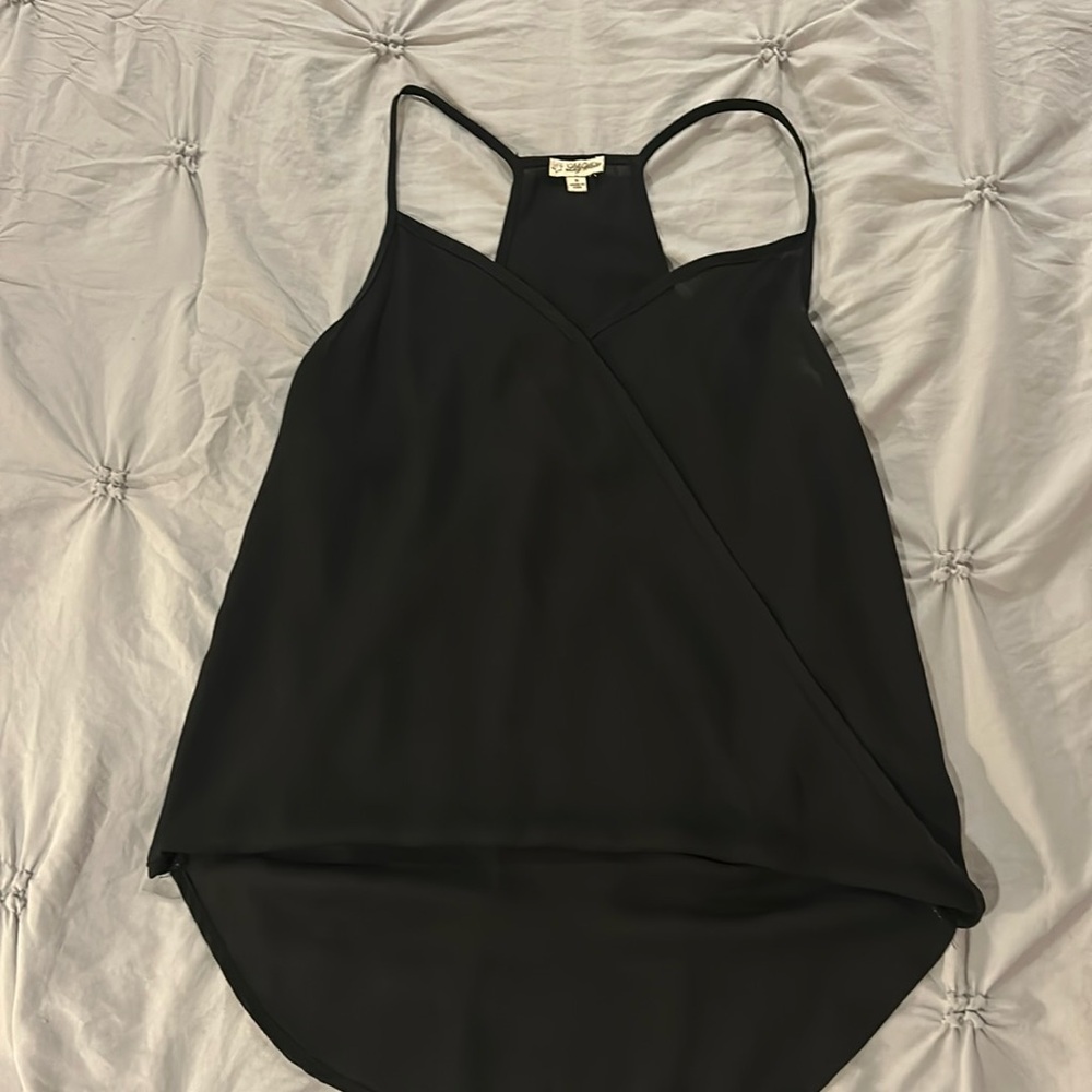 Flowy breathable black tank